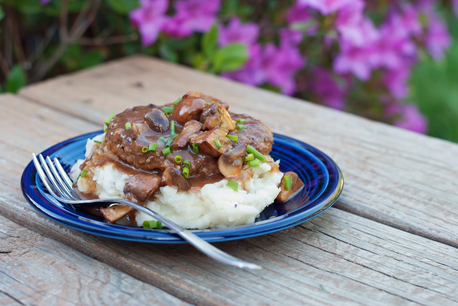 Ali à la mode: Salisbury Steak with Mushroom Gravy