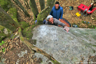 Tony dans Yoga's Trou à Noisy sur Ecole Tony dans Yoga's Trou à Noisy sur Ecole