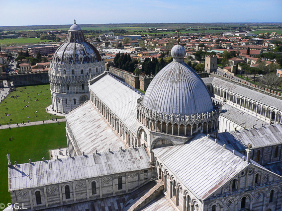 Piazza del Miracoli desde la torre inclinada de Pisa