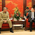 جاويد باجوا يلتقي نائب رئيس مجلس الدولة الصيني