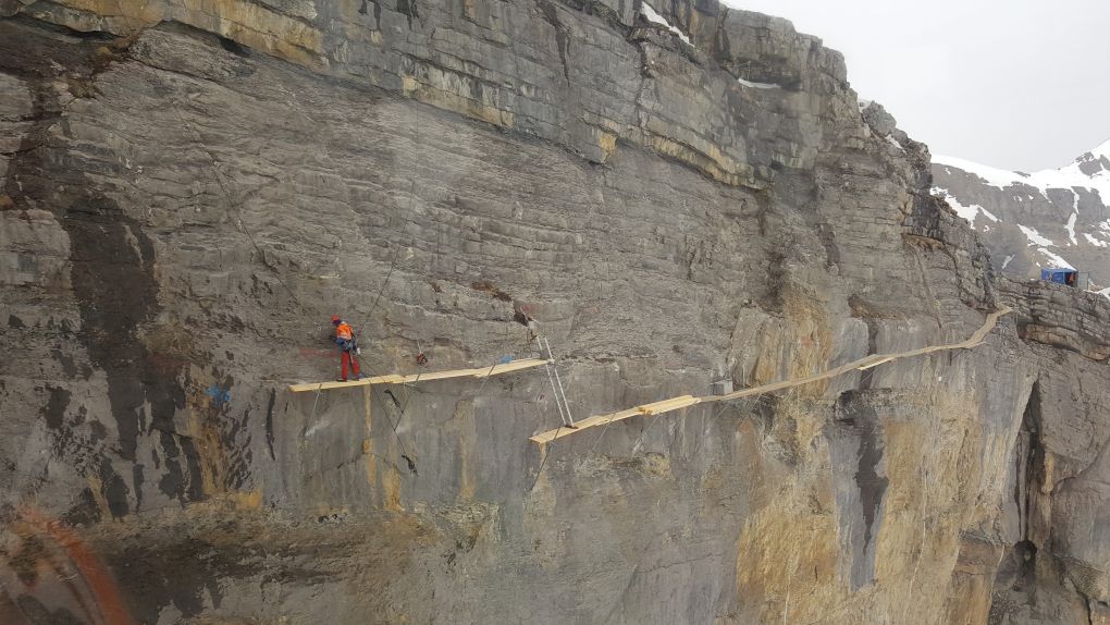 James Bond 007 Brunch and Thrill Walk in Schilthorn Piz Gloria