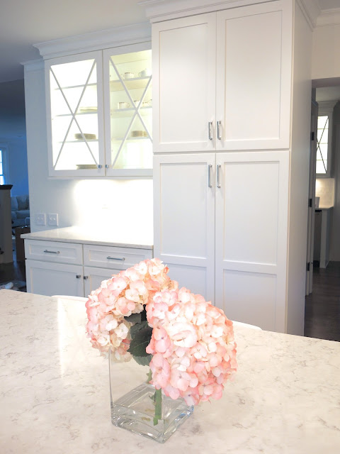 LG minuet counters countertops kitchen marble look alike quartz 