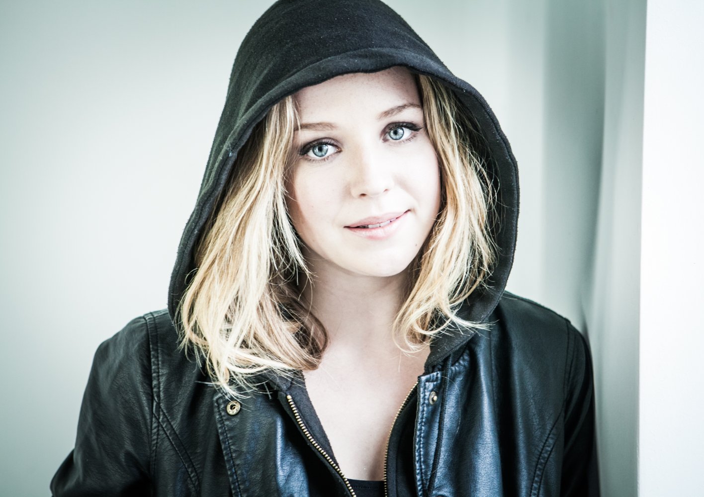 Hannah Endicott-Douglas (29 November 1994, Toronto, Ontario, Canada