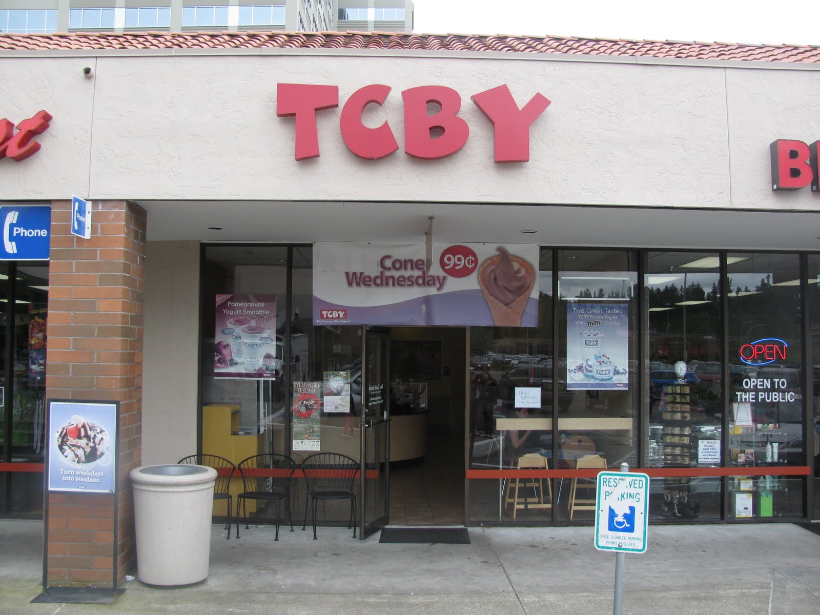 Eating With Emily: TCBY? TCB Why Not?!