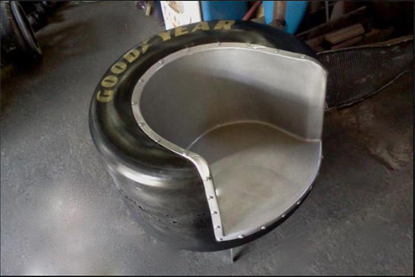 Punya Ban Bekas Gak Kepake Bisa Banget Di Kreasiin Macam Ini Ini Mungkin Bakal Sedikit Bikin Momen Nunggu Lo Lebih Berwarna Dan Juga Nyaman Apalagi Buat Yang Petrolhead Banget Udah Pasti Di Otak Gilaaak