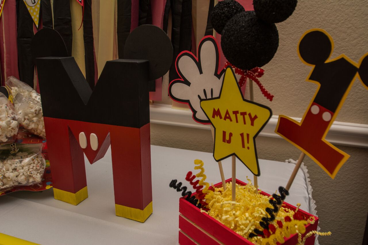 Mickey Mouse Party Photo Booth Frame Diy Picture Ideas Domesticated Diva Mickey Mouse Clubhouse Diy Party Ideas