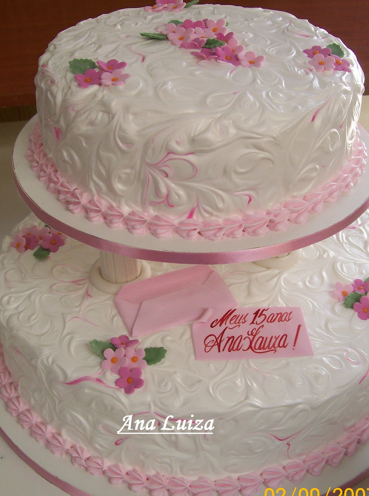 ana luiza bolos : bolo 15 anos branco e rosa