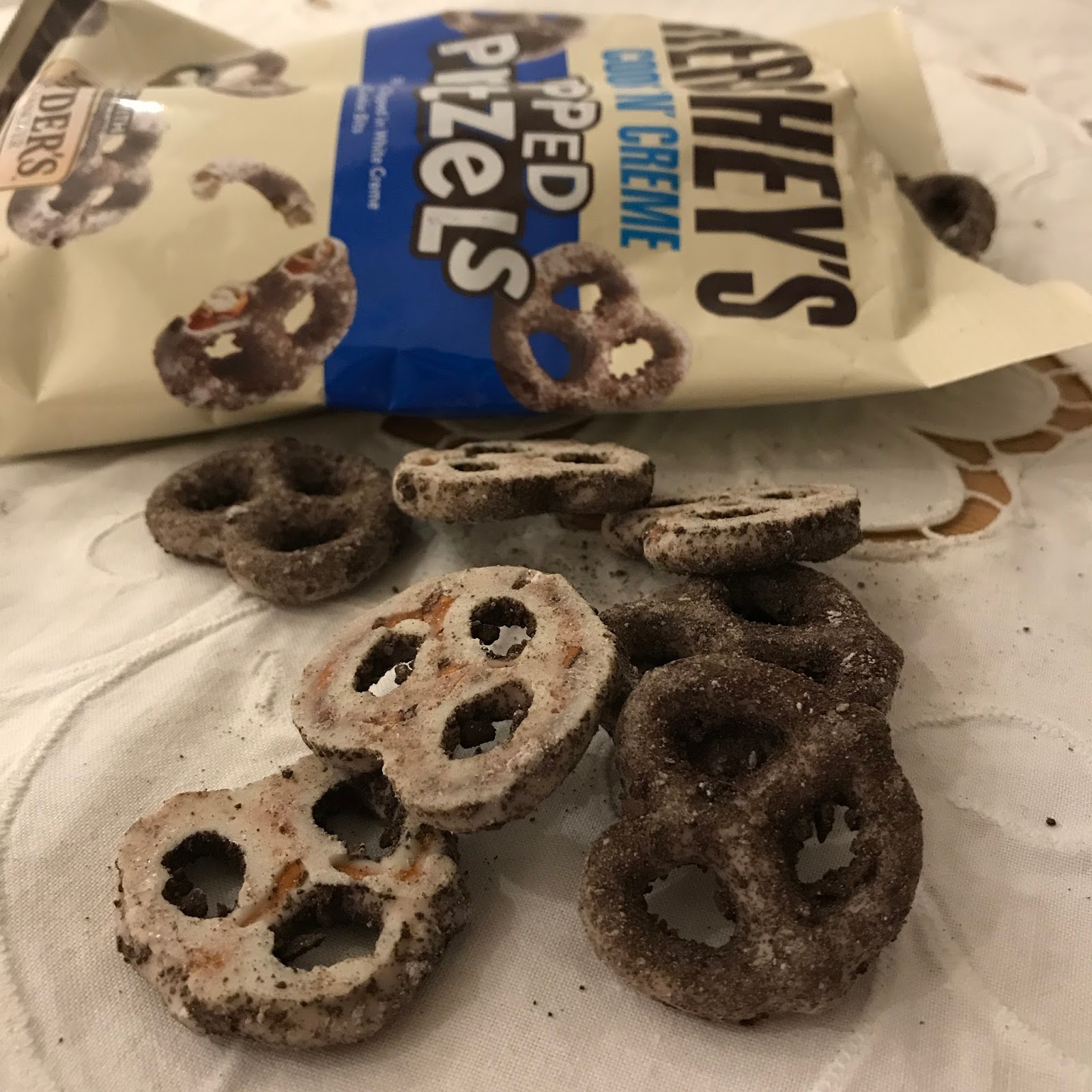 Archived Reviews From Amy Seeks New Treats NEW! Hershey's Cookies'N