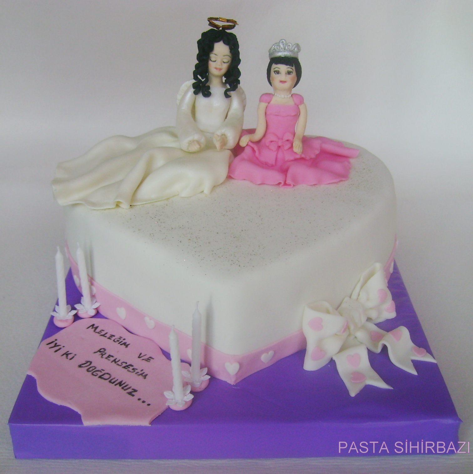 MELEK VE PRENSESİ PASTA SİHİRBAZI