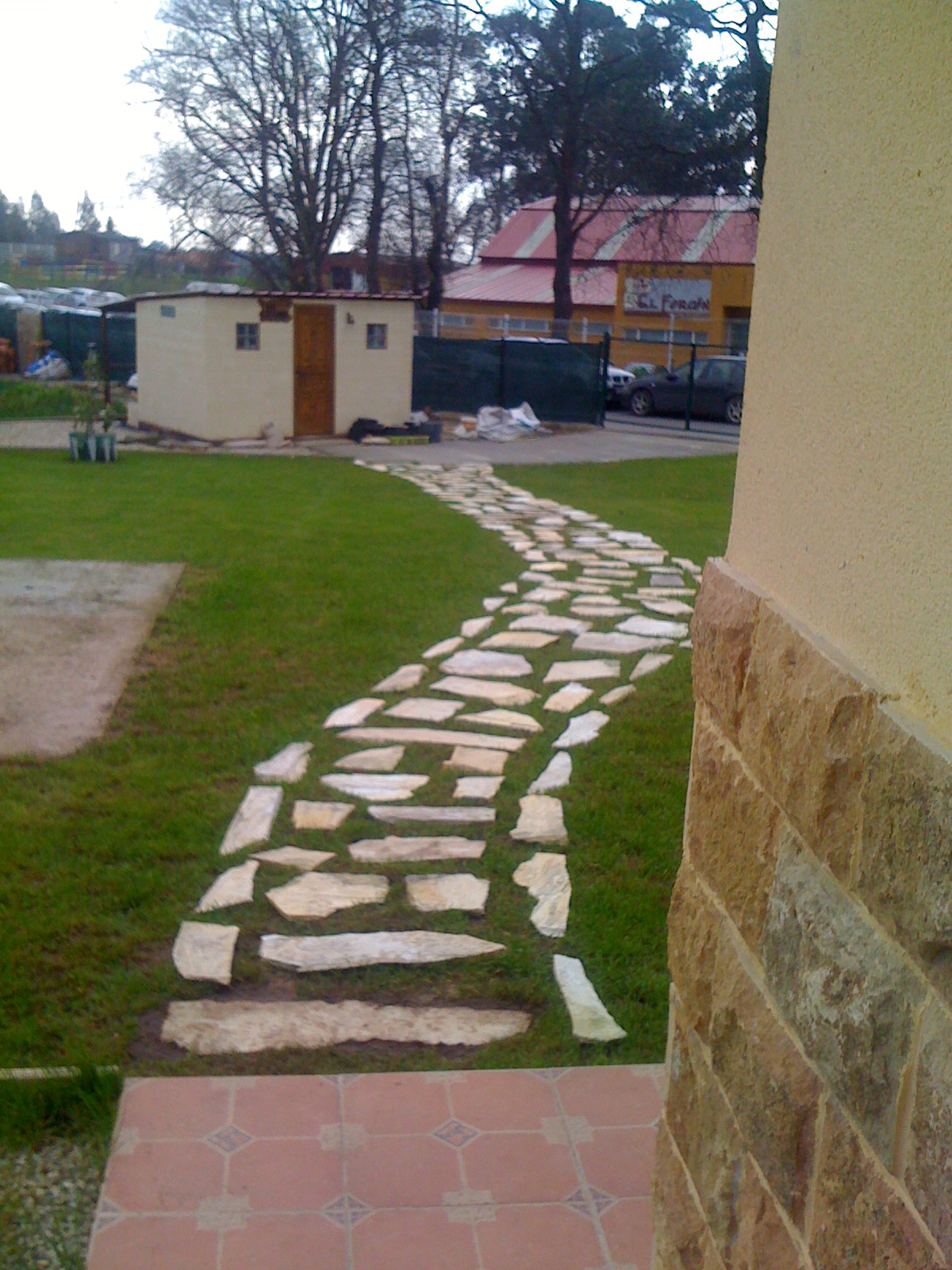 JARDINLIFE: PASEO DE PIEDRA