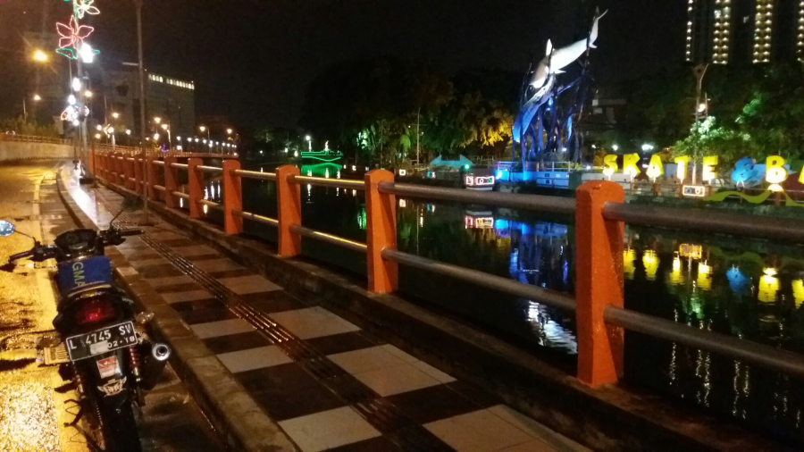 Destinasi tempat wisata malam terbaik di Surabaya Fx