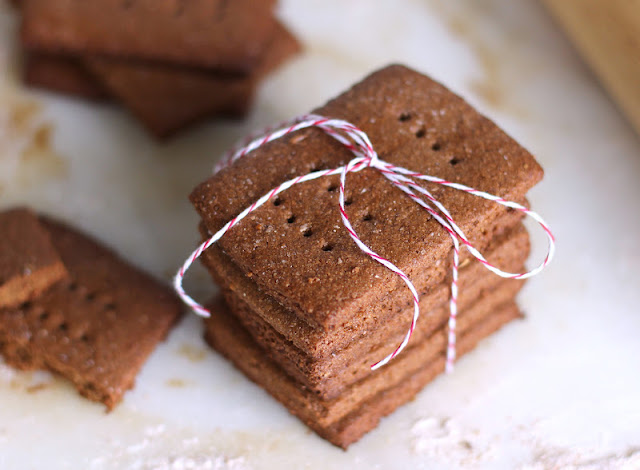 Healthy Homemade Whole Wheat Graham Crackers