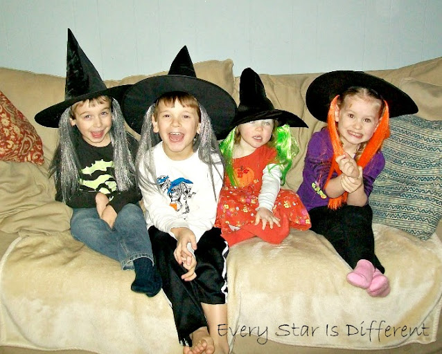 A Halloween Countdown for Tots & Preschoolers: Halloween Photo Shoot