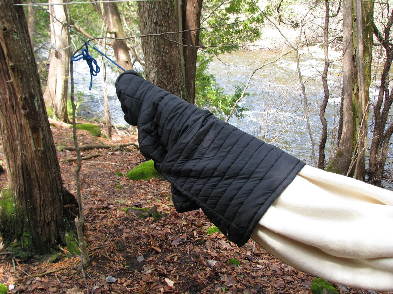 Part Time Tramp How to use wool blankets with a hammock.