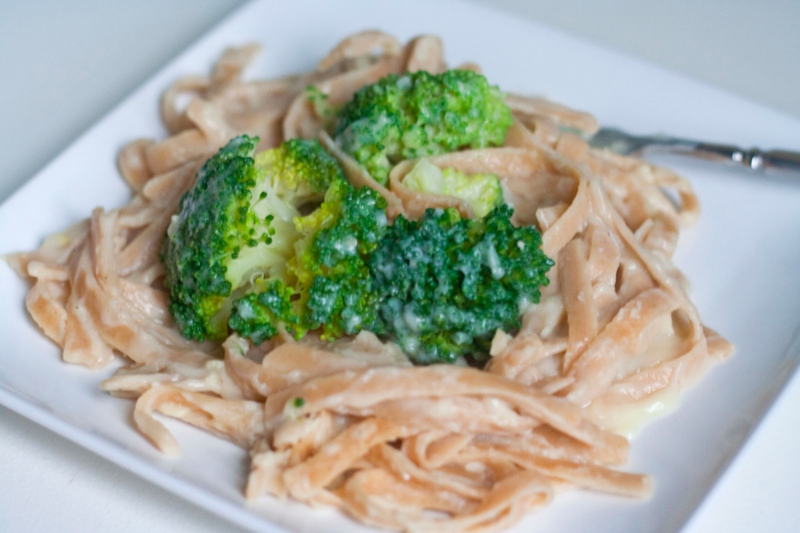 The Fresh Princess of Bon Air Healthy Fettuccine Alfredo with Broccoli