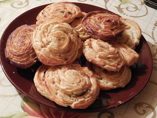 Melci din foietaj cu afumatura si praz