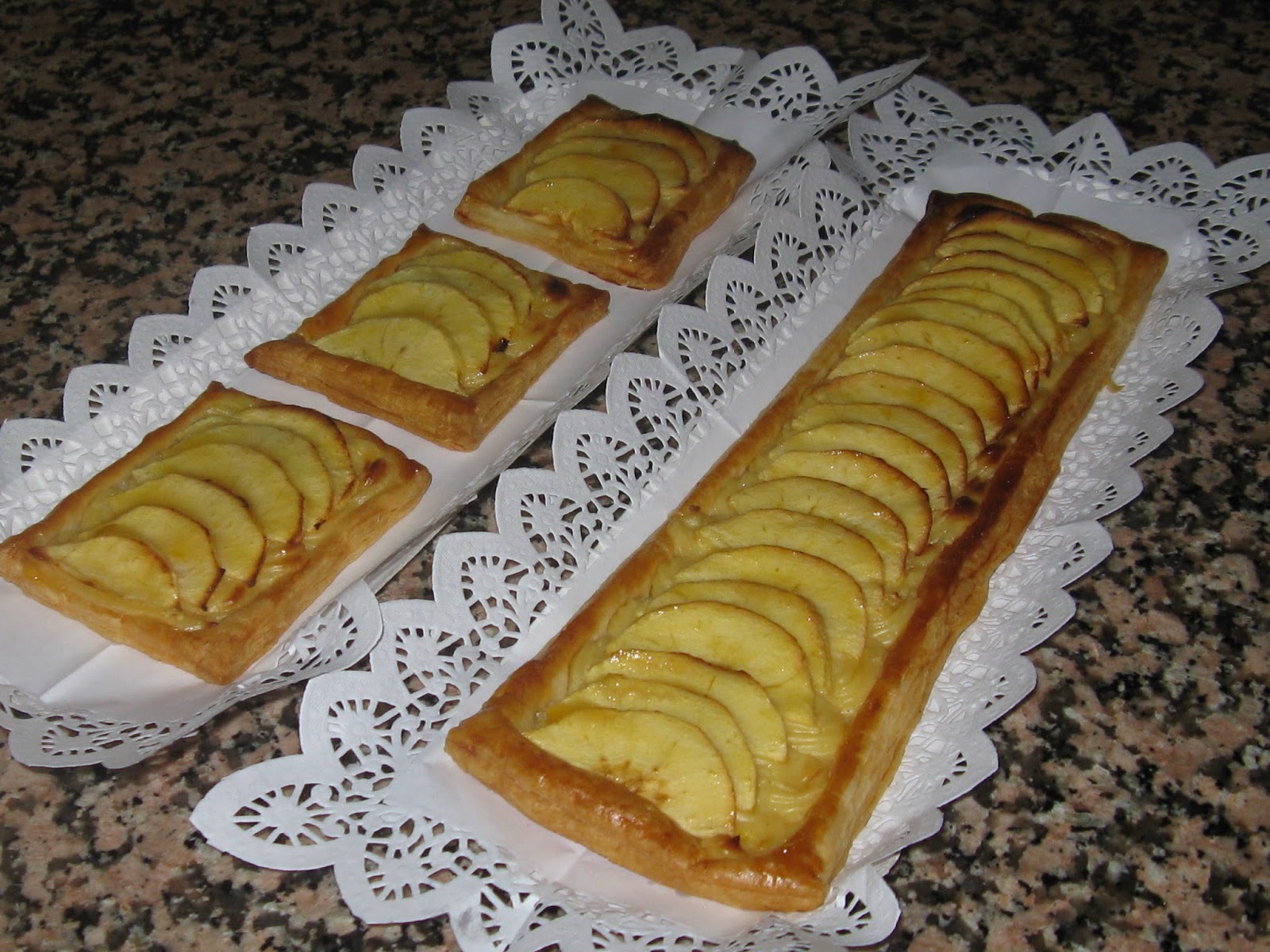 El Rincón de Casa El Caminero (MerásAsturias) TARTA DE MANZANA CON BASE DE HOJALDRE