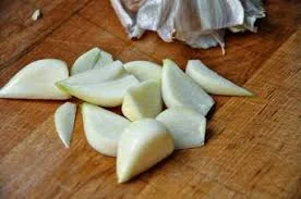 peel-and-cut-cloves