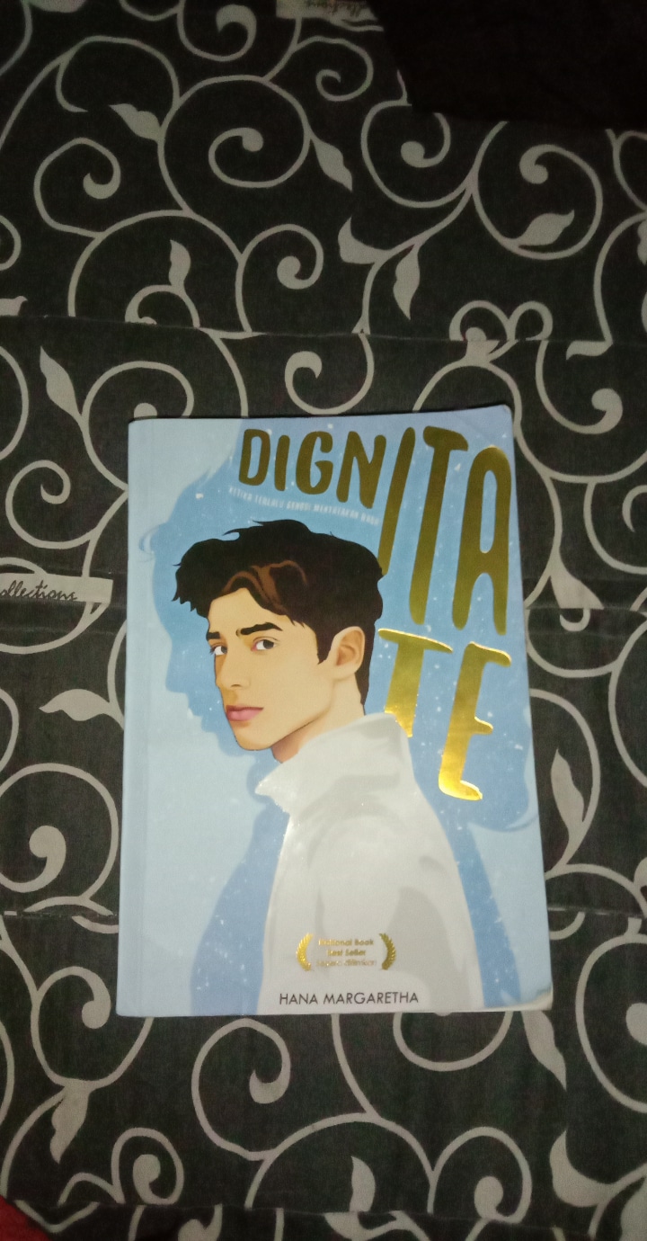 Lidya Putri Resensi Novel Dignitate