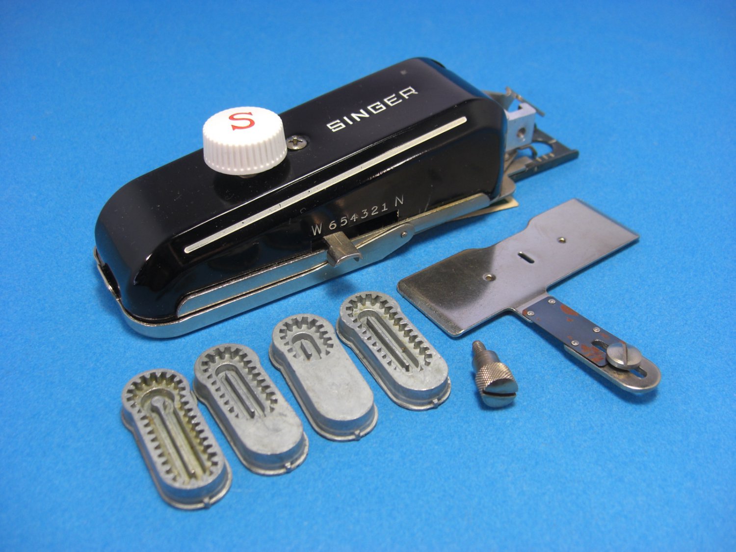 Sewing With Singer Vintage Singer Buttonholer Featherweight 221 222k