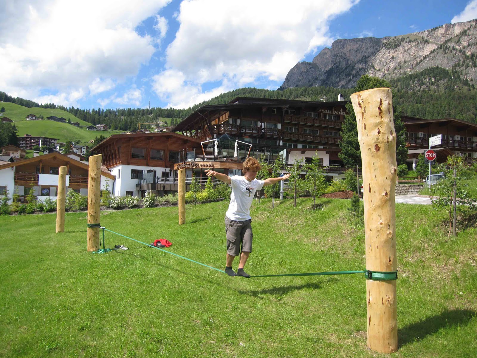 DOLOMITES Val Gardena Slackline park in Selva ENGLISH