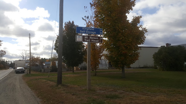 Direction pour le mont Abraham