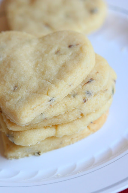 Lavender Shortbread Cookies | Tortillas and Honey