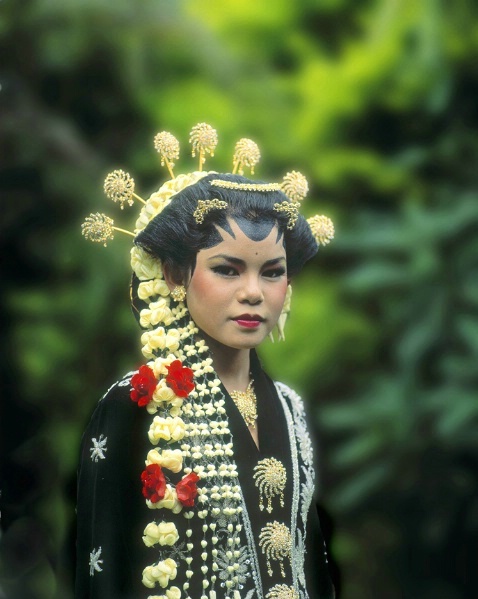 Javanese bride, Irian Jaya, Indonesia