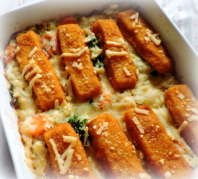 The English Kitchen Cheesy Fish Sticks & Rice Supper