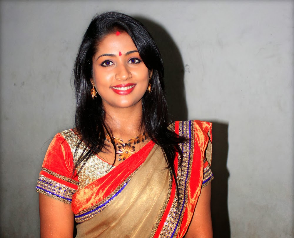 Navya Nair closeup pics,Actress Navya Nair in kerala saree photos,Actress N...
