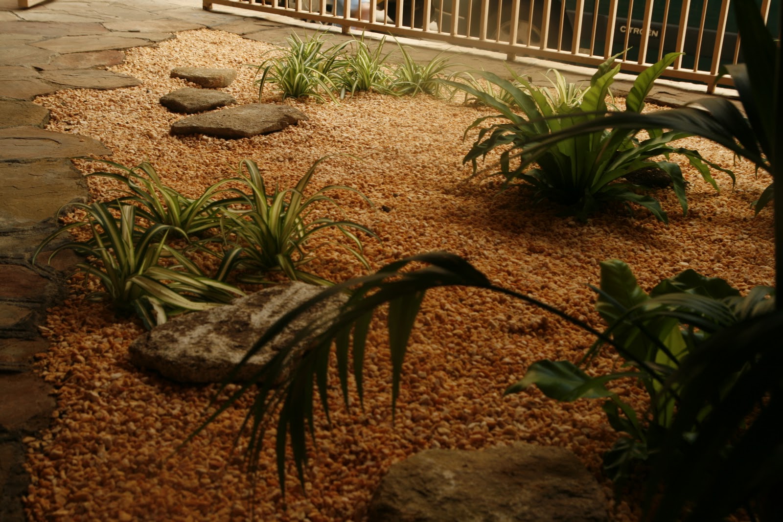 jardinitis: Un Jardín interior, la entrada de una empresa