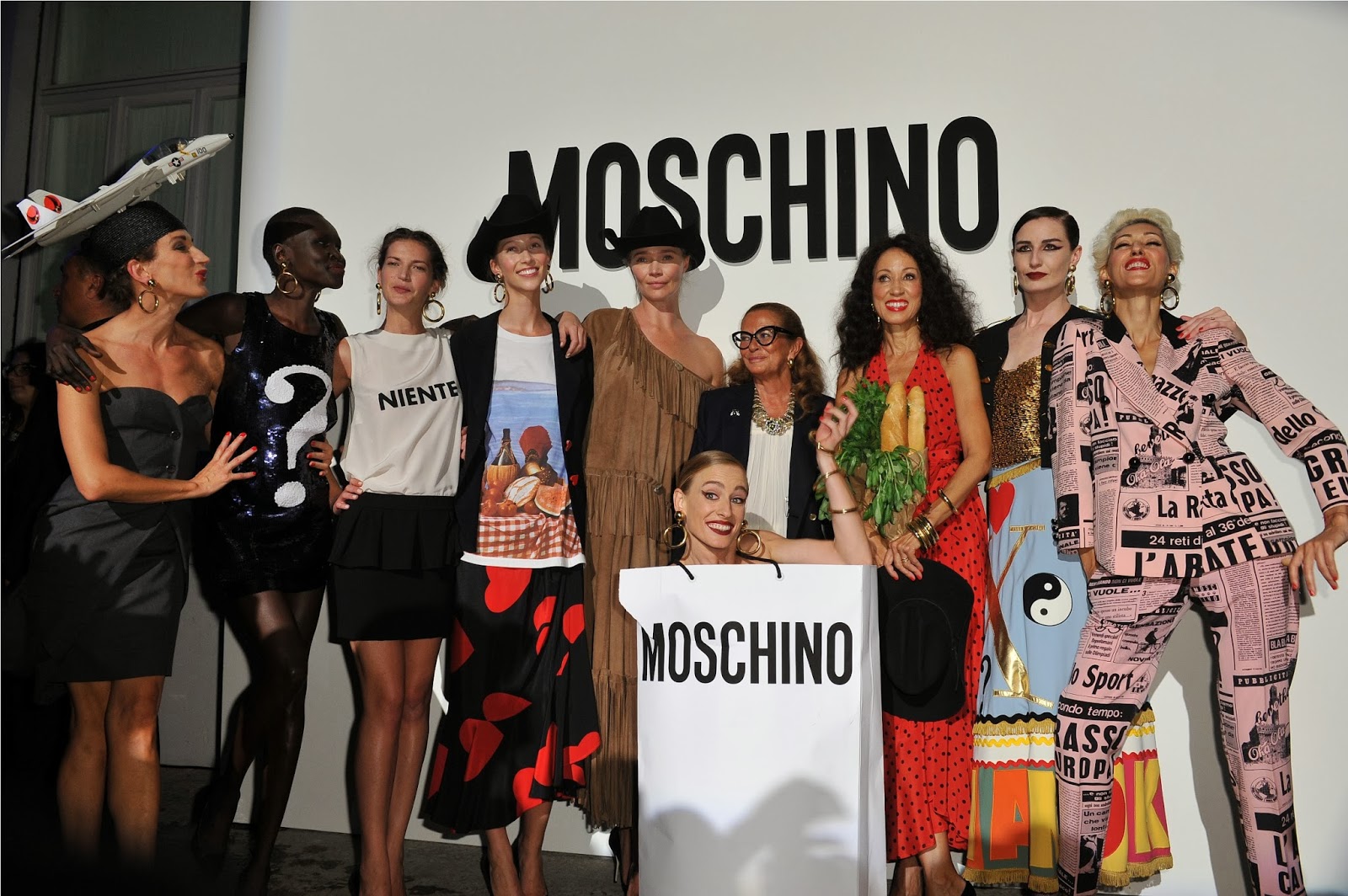 Collezione Moschino primavera estate 2014: la sfilata celebrativa dei 30  anni del marchio | IDEE BEAUTY - Magazine con le migliori idee beauty e  fashion