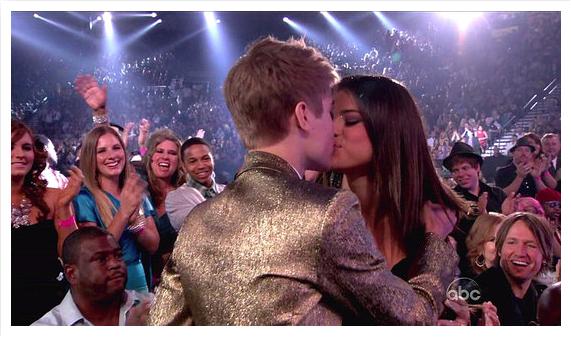 justin bieber selena gomez kiss billboard awards. Justin Bieber and Selena Gomez