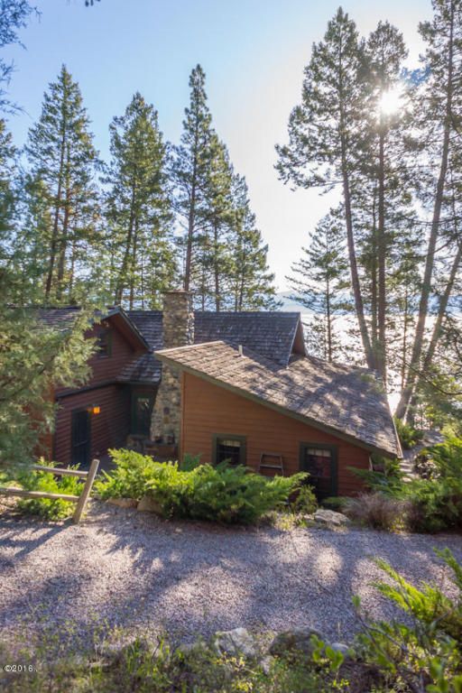 Sweet House Dreams Iowna Vista, 1890 Log Cabin in Lakeside, Montana