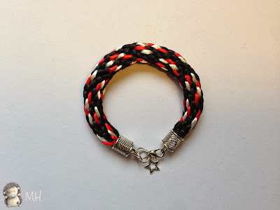 Pulsera con bastoncitos de caramelo