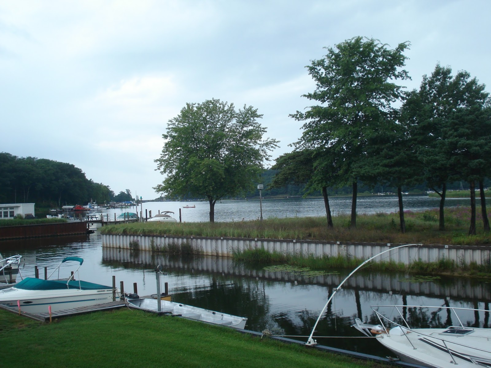 R V EXPLORERNORTH TO ALASKA TOM'S MARINA AND RV PARK AUGUST 9,10,11