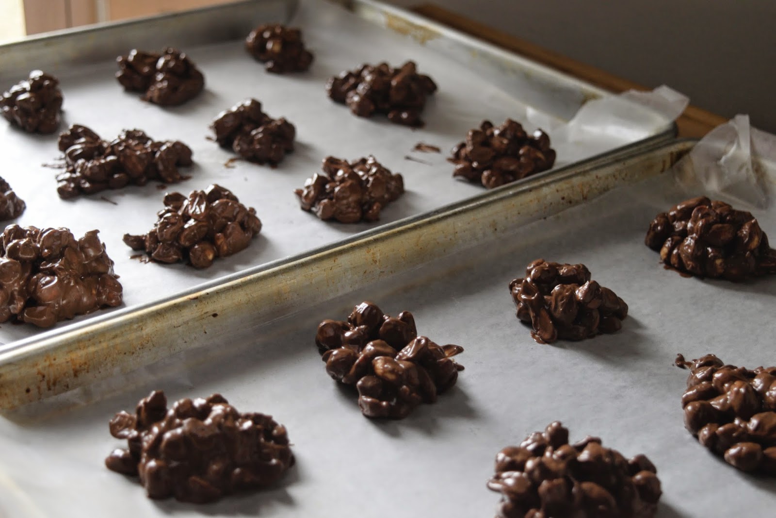 Crockpot Peanut Cluster Candy The Kitchen Wife
