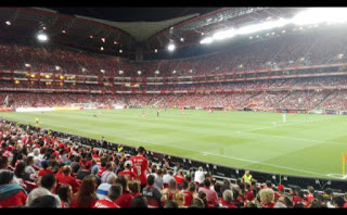 Que bonito é o Estádio da Luz cheio Que bonito é o Estádio da Luz cheio