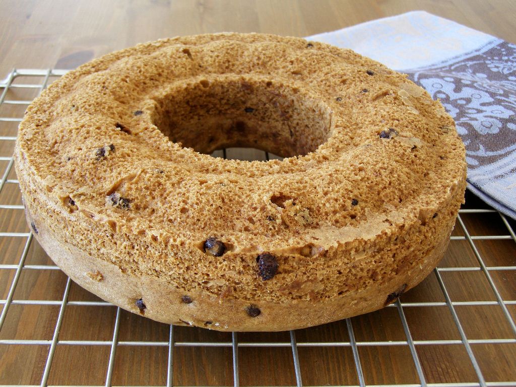 maple•spice: Chocolate Chip Sour Cream Bundt Cake