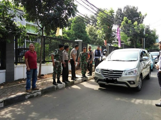 Tidak Terima Dengan Perlakuan Dishub Jakarta Selatan, Polisi Ini Mengamuk.. 