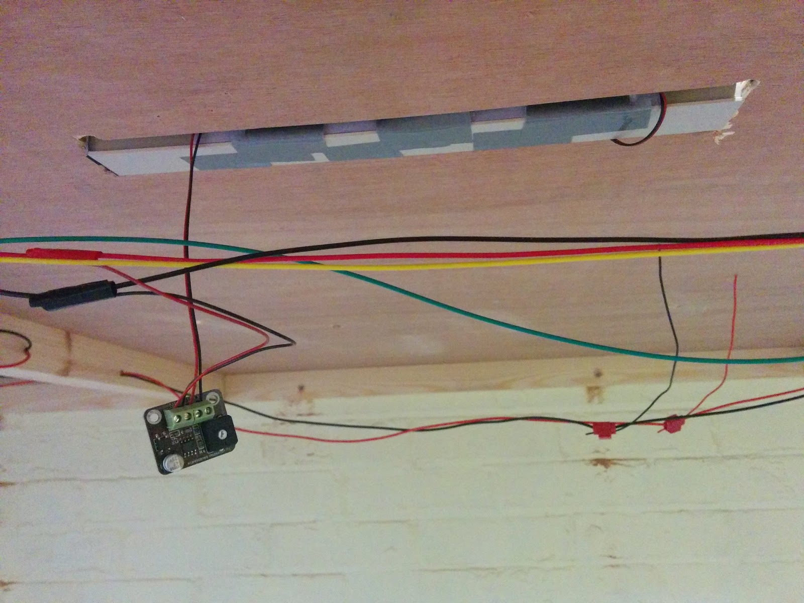 Salty's railway: Part Three: Turntable and wiring