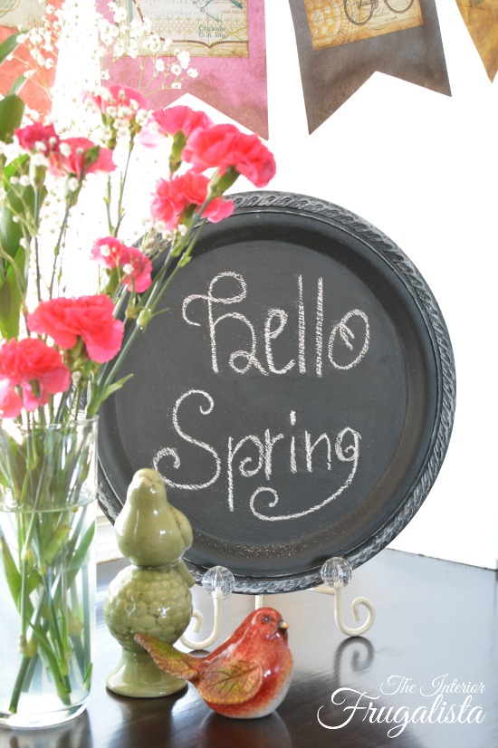 How to make cute upcycled DIY Chalkboard Signs with repurposed thrift store charger plates and silver platters. It's so easy with chalkboard paint!