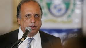 Pezão reduz a possibilidade de pagar, nesta semana, parte da dívida sobre 13º salário Pezão reduz a possibilidade de pagar, nesta semana, parte da dívida sobre 13º salário