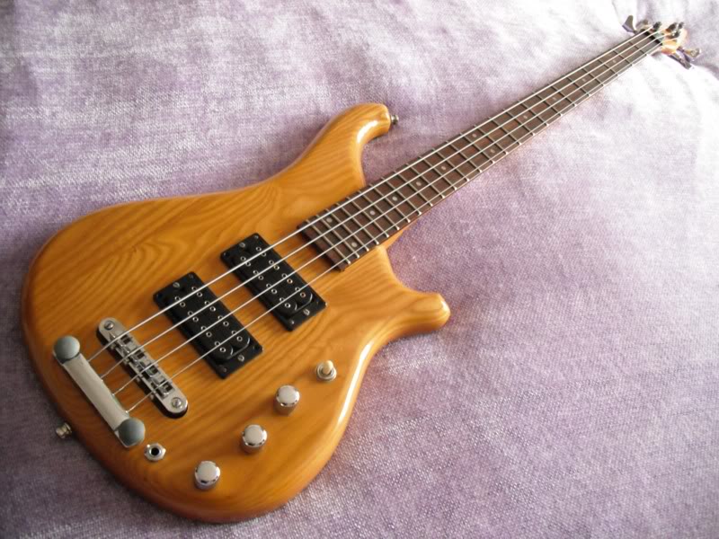 Flat Eric's Bass & Guitar Collection Tune Bass Prototype?????