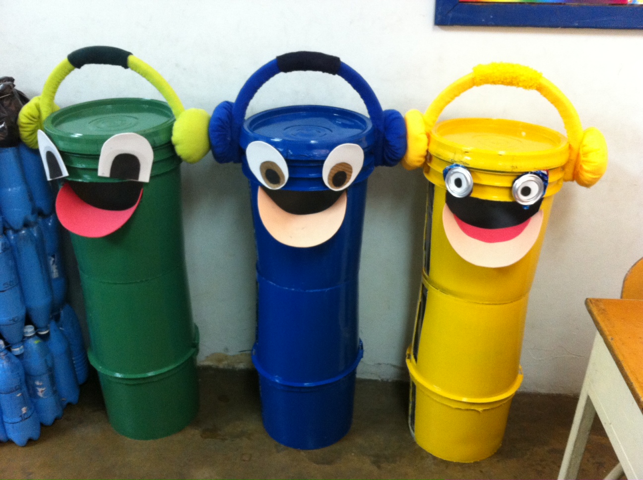 colores de papeleras para reciclar