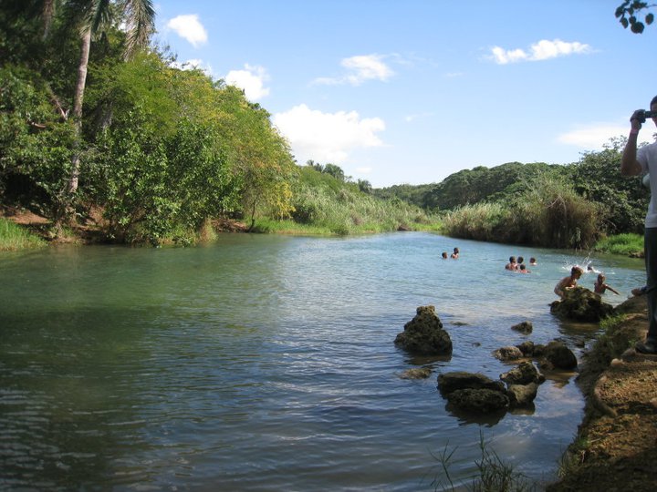 Un Poquito De Mi País El Cachón de La Rubia