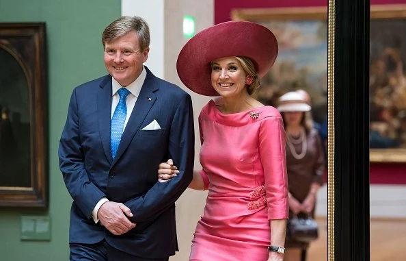 King Willem-Alexander and Queen Maxima tour through the 'Hollaender-Saal' (Dutchmen Hall)