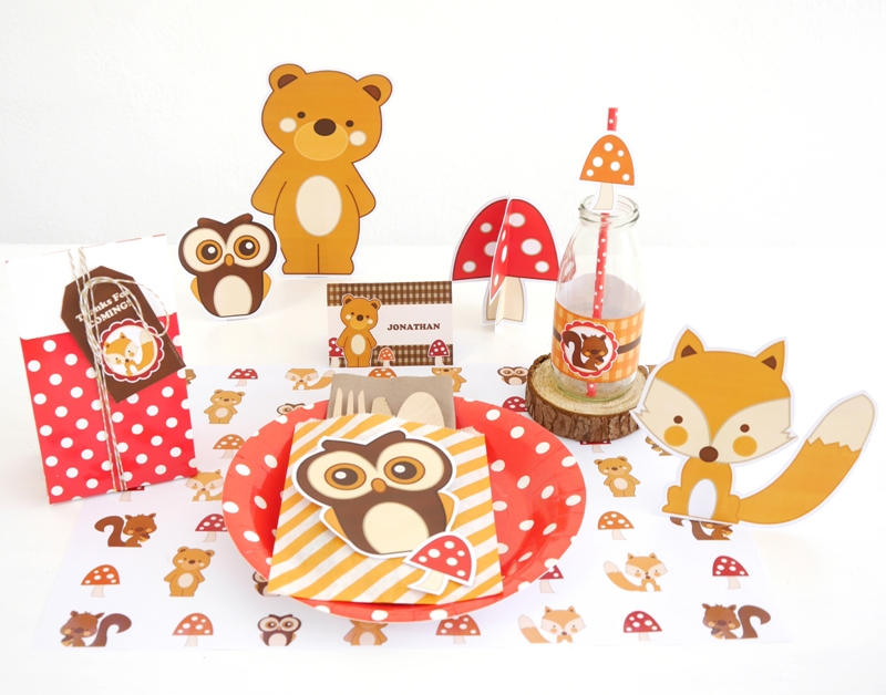 Woodland Owl Birthday Party Kids Table Ideas | BirdsParty.com 