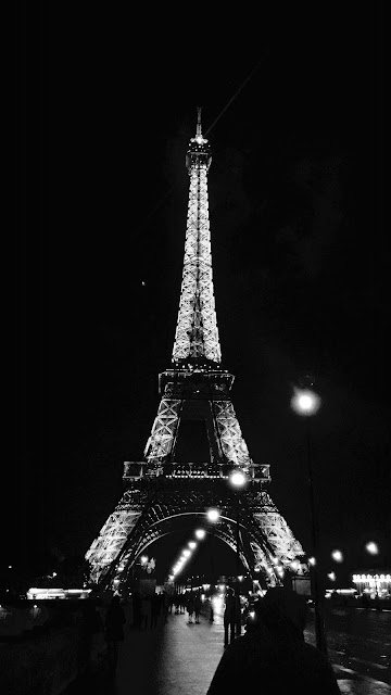 paris-city-art-night-france-eiffel-tower-dark-bw-34-iphone6-plus-wallpaper.jpg