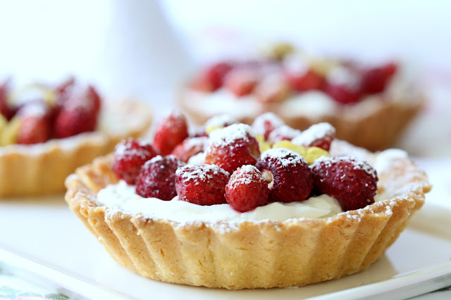 Tra Dolce Ed Amaro Page 10 Chan 9200402 Rssing Com